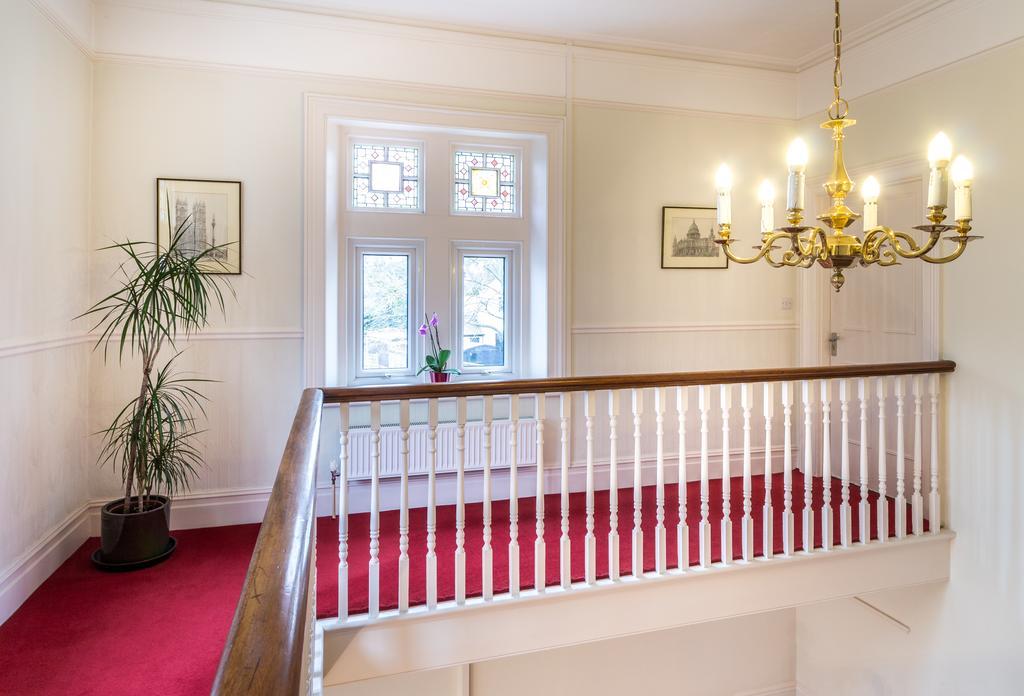Villiers Lodge Surbiton Exterior foto